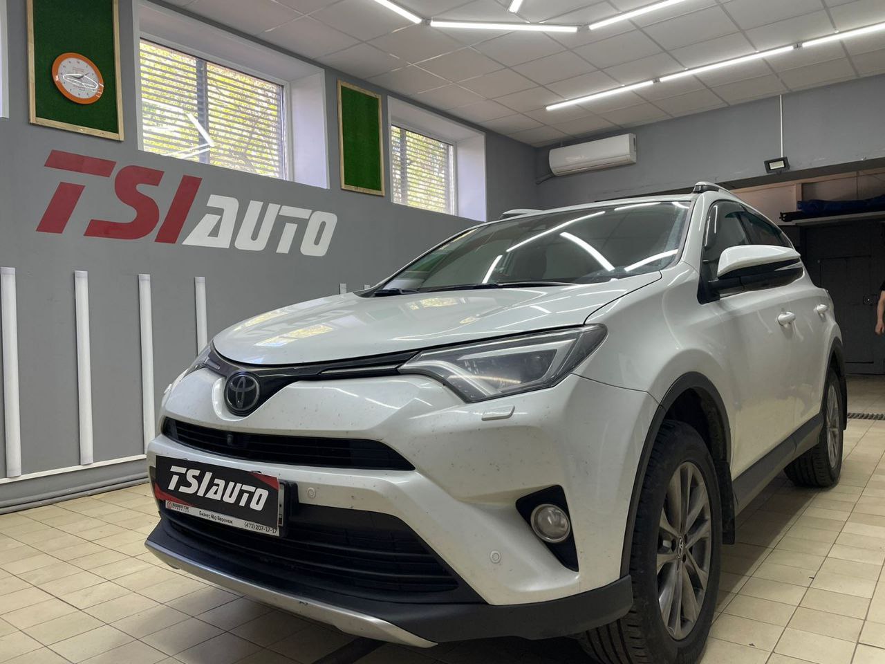 Шумоизоляция Toyota RAV4 в Краснодаре