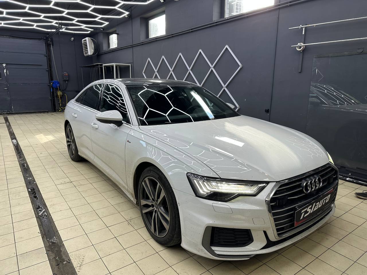 Шумоизоляция Ауди А6 С8 в Краснодаре