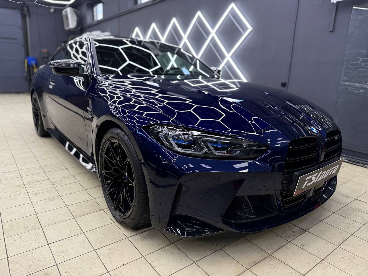 Оклейка пленкой BMW M4 в Краснодаре
