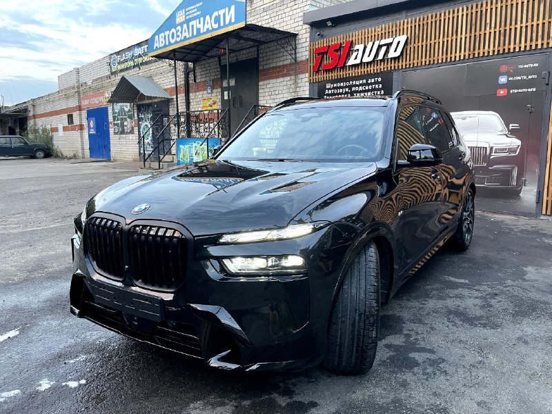 Оклейка бронепленкой BMW X7 в Краснодаре