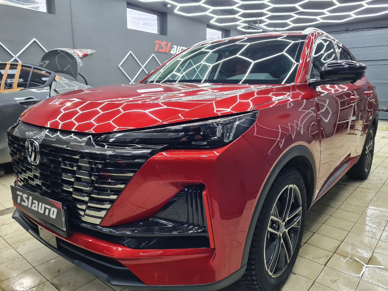 Оклейка пленкой Changan Uni-S в пакете Трасса в Краснодаре