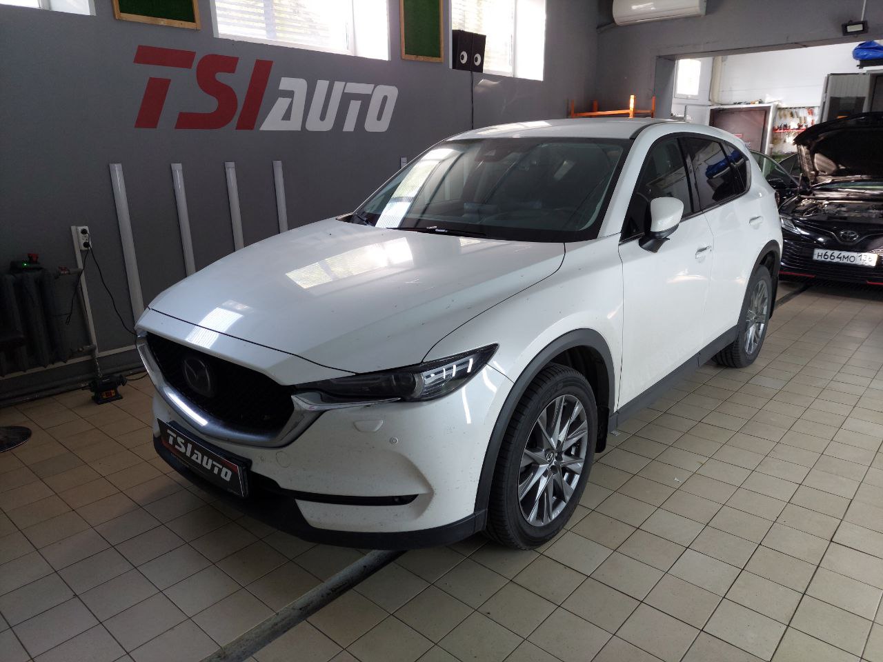 Контурная подсветка салона Mazda CX-5 с управлением фото и цена установки