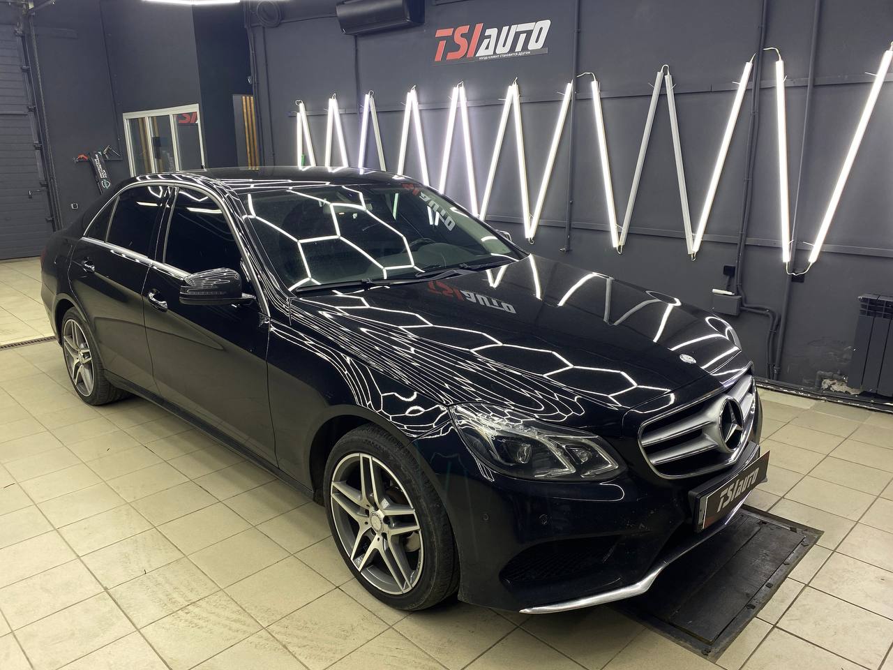 Mercedes E-class w212 установка подсветки салона в Краснодаре