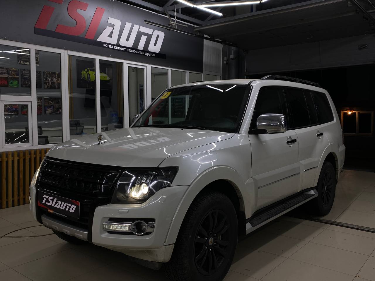 Шумоизоляция арок Mitsubishi Pajero в Краснодаре