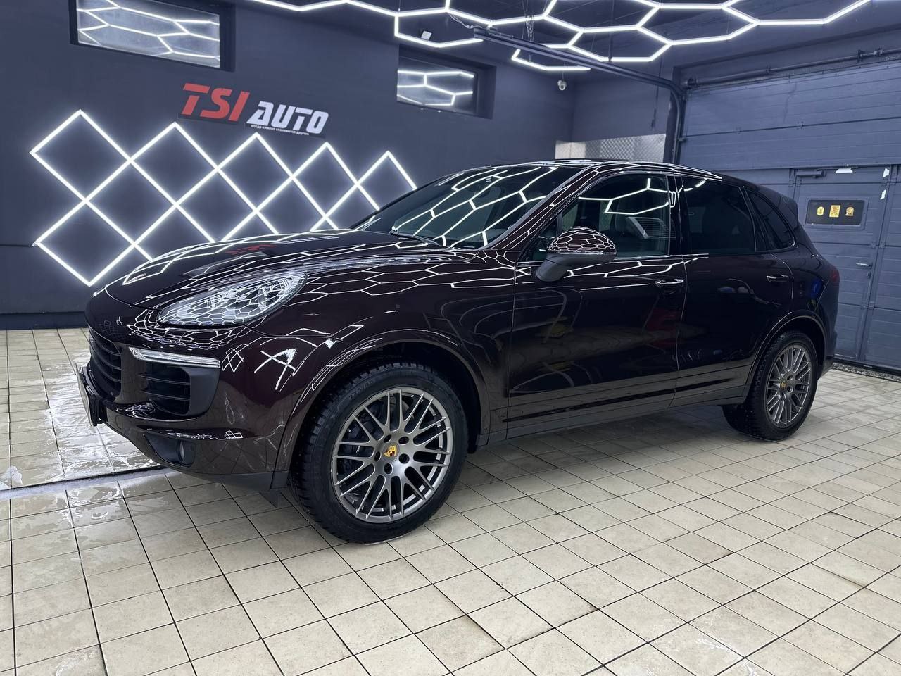 Porsche Cayenne полная оклейка бронепленкой в Краснодаре
