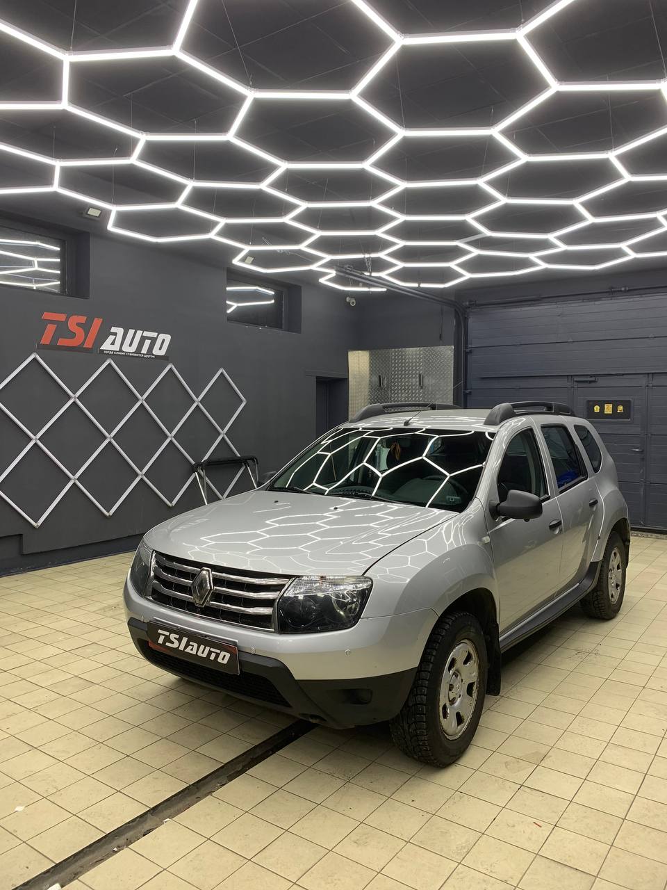 Renault Duster установка ГУ с круговым обзором в Краснодаре