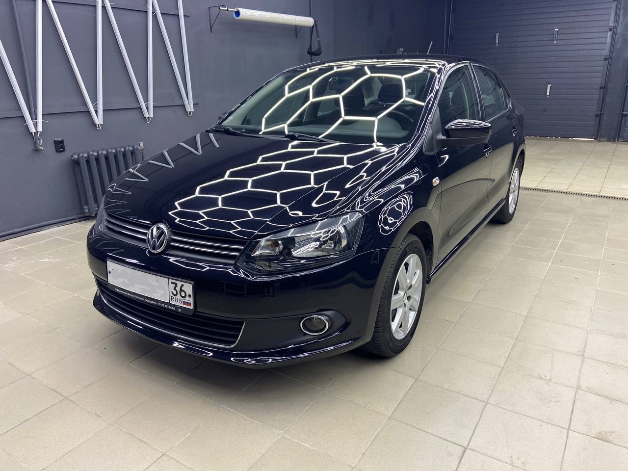Оклейка защитной пленкой кузова Volkswagen Polo фото и цены
