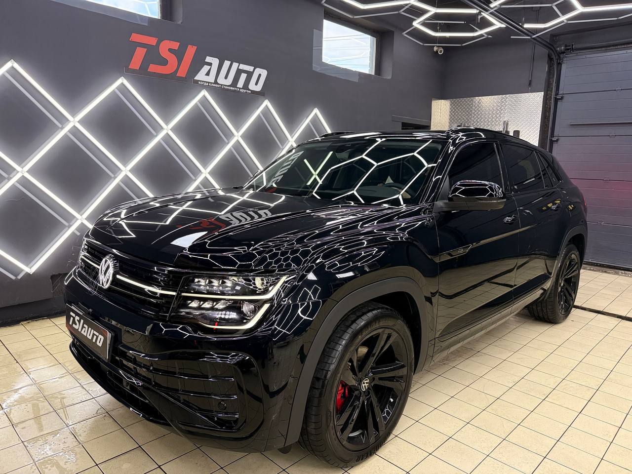 Оклейка пленкой Volkswagen Teramont X в Краснодаре