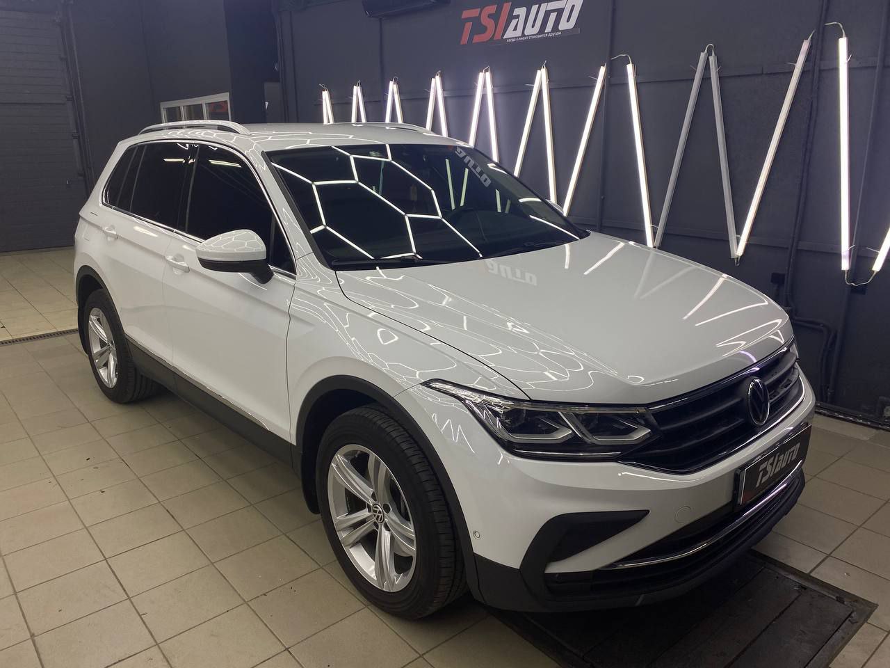 Шумоизоляция Volkswagen Tiguan 2 в Краснодаре - пакет Комфорт