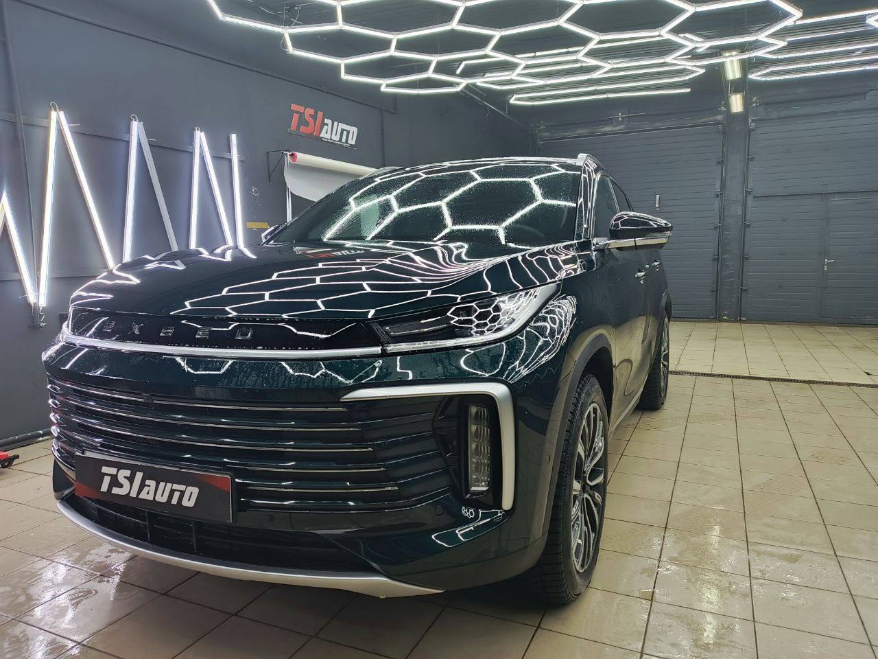 Оклейка зон риска Exeed TXL в Краснодаре