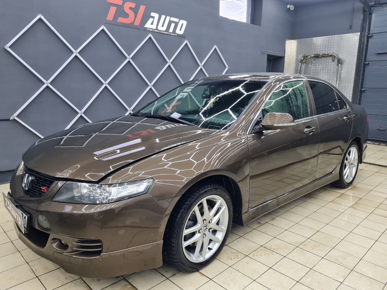 Honda Accord полировка и оклейка фар в Краснодаре