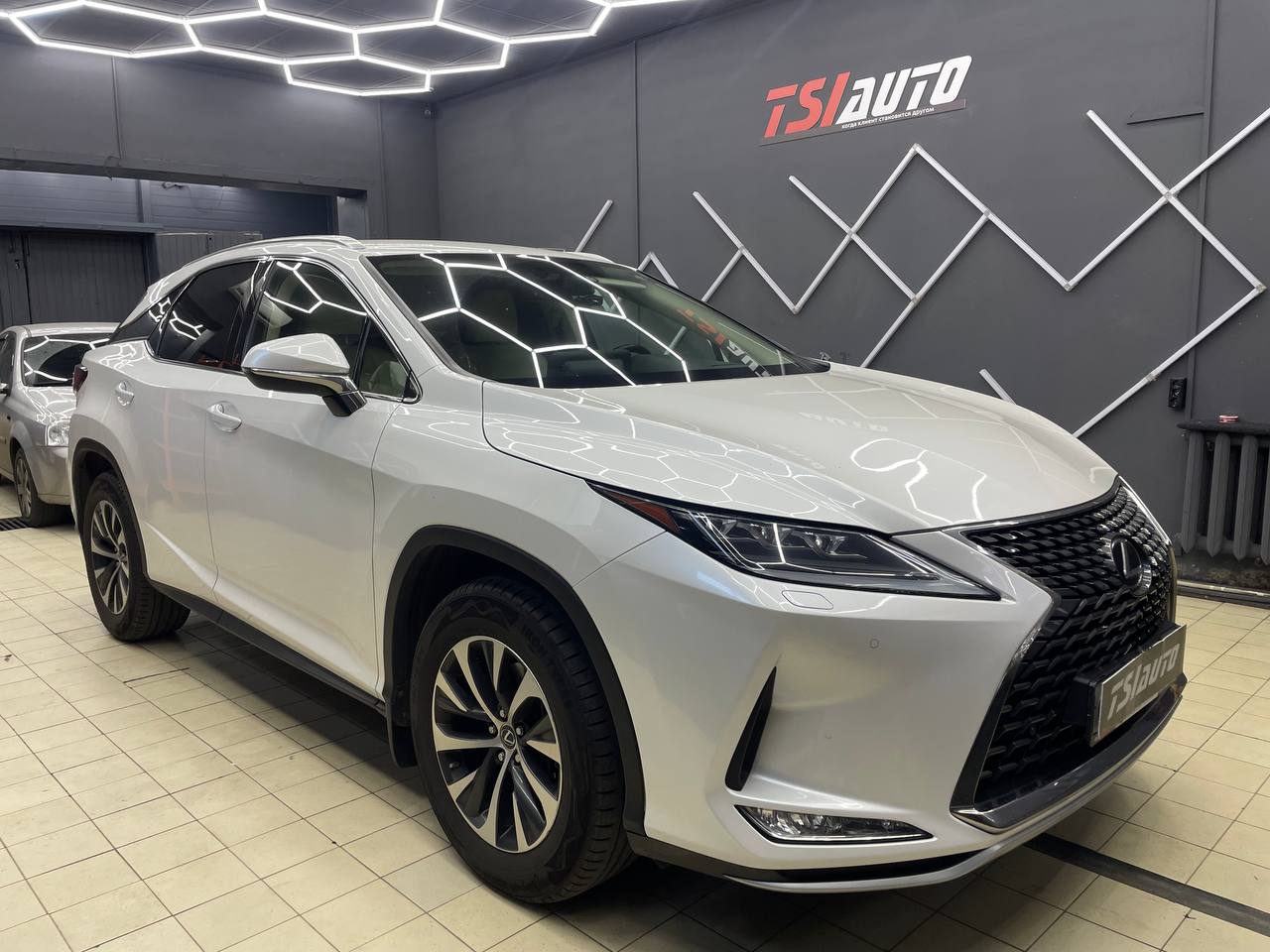 Химчистка Lexus RX 300 в Краснодаре