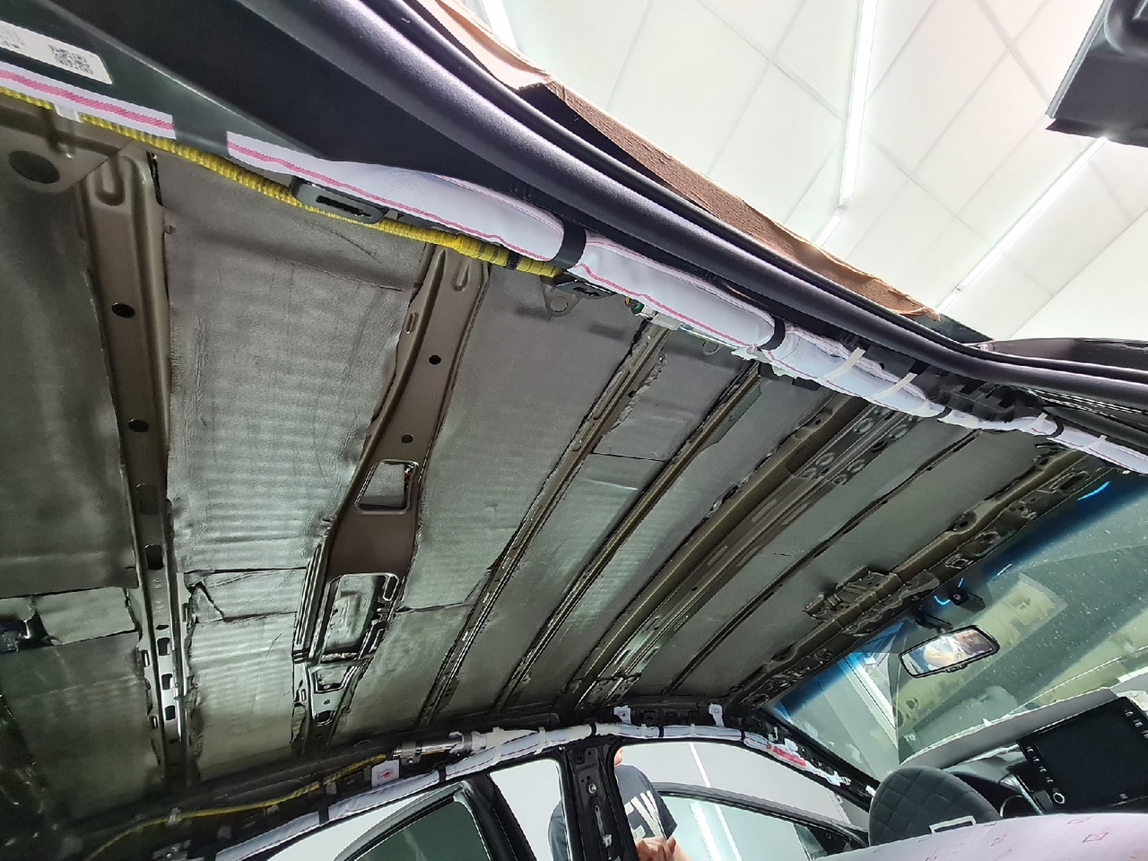 крыша 3 слой шумопоглотитель Шумоизоляция Toyota Camry v70 фото